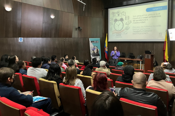 publicación Conferencia: Hábitos para la Excelencia - Cómo la mejora continua transforma personas e instituciones